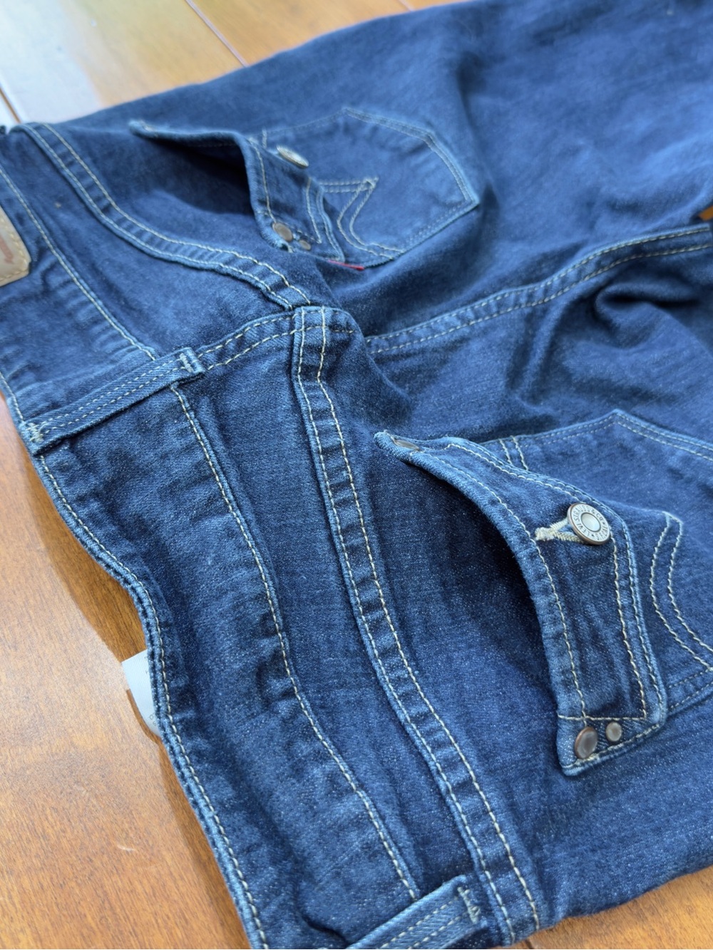 Levi's Womens 526 Slender Boot Cut Dark Wash Jeans 6S W28 L30  ‘R’ Tag - Picture 7 of 12